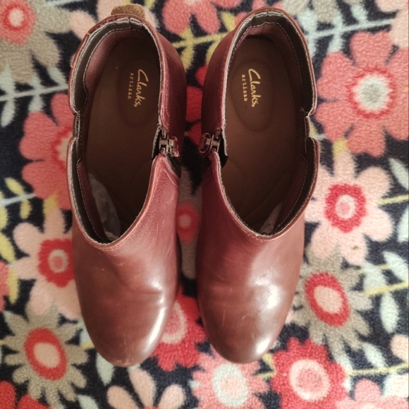 CLARKS LADIES BROWN LEATHER ANKLE BOOTS. EUC SZ 9.5 - Picture 6 of 7